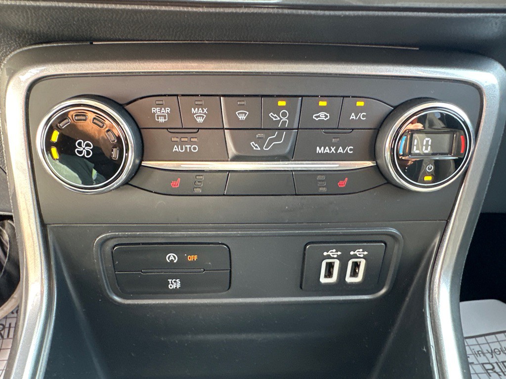 2019 Ford Econoline Image 13