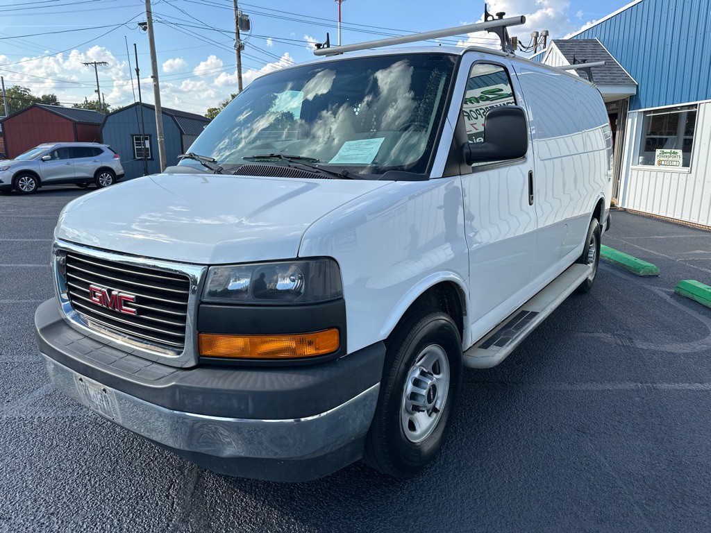 2017 GMC Savana Image 4