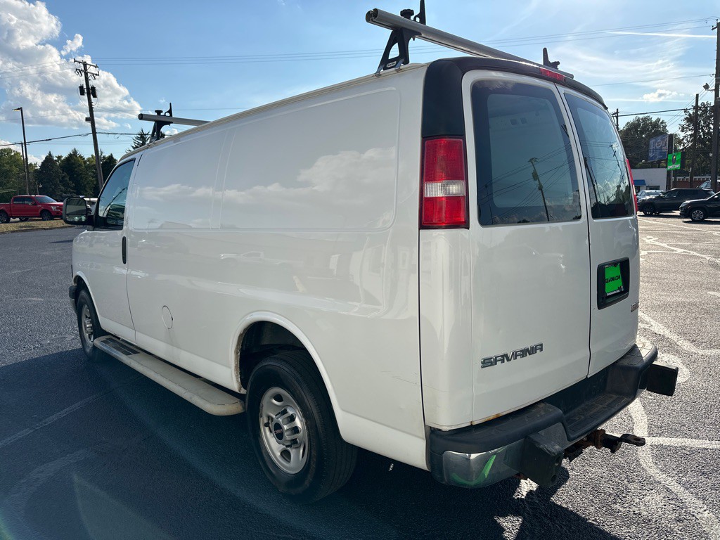 2017 GMC Savana Image 6