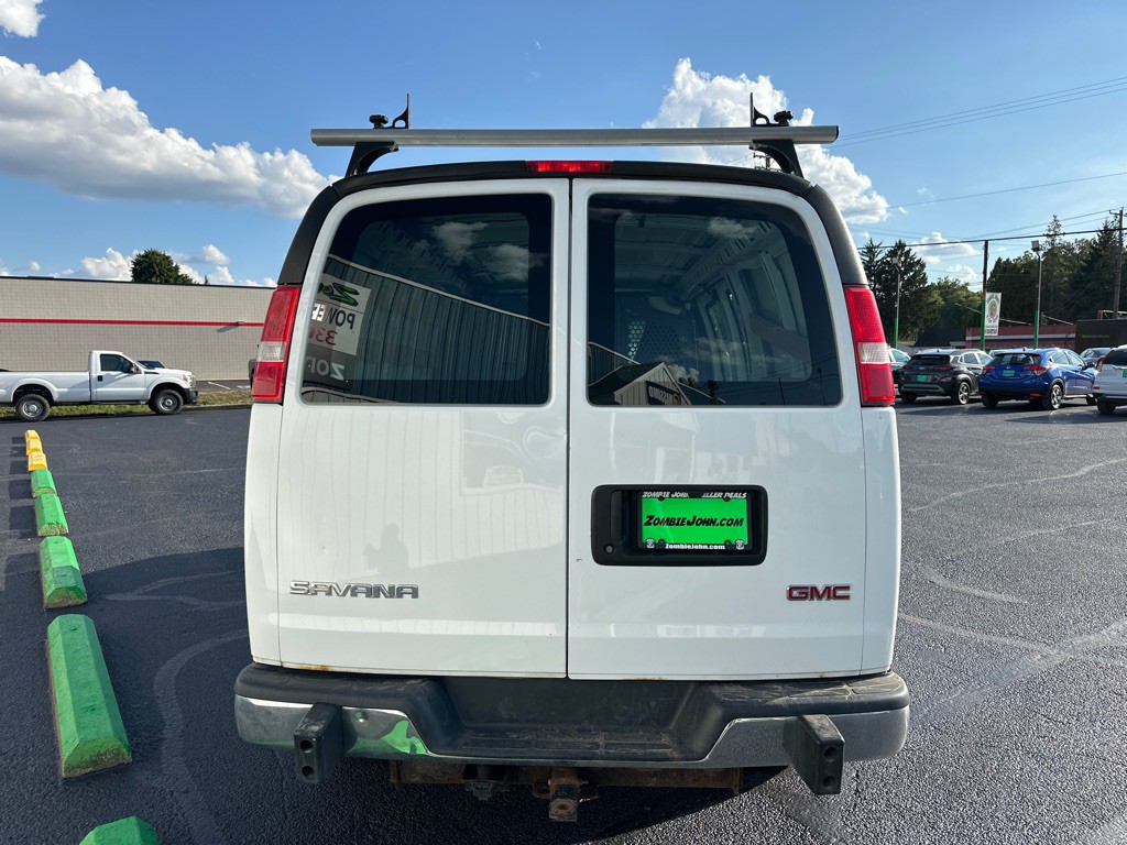 2017 GMC Savana Image 7