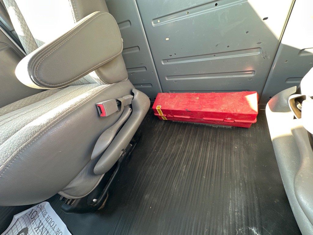 2017 GMC Savana Image 12