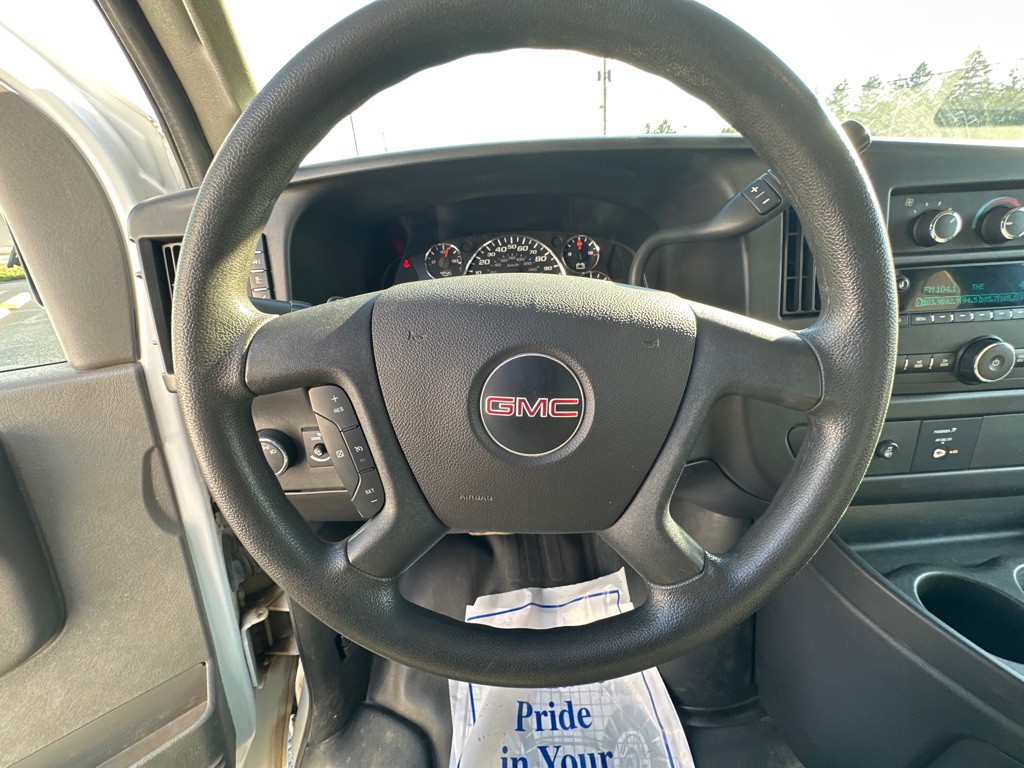 2017 GMC Savana Image 13