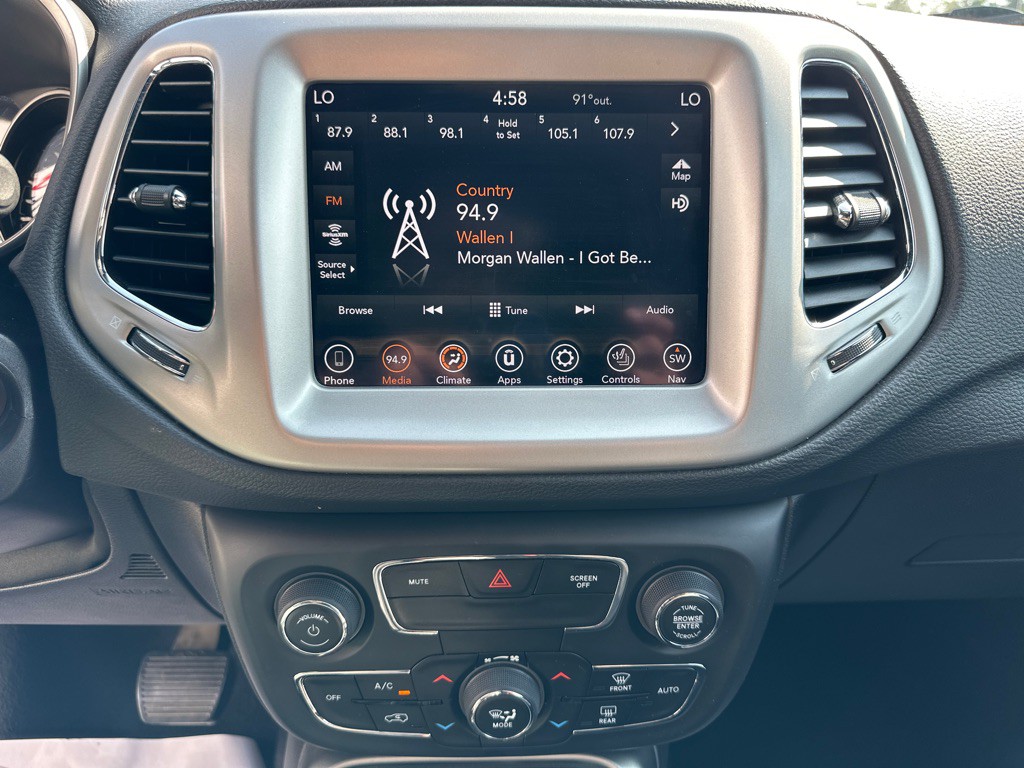 2021 Jeep Compass Image 12