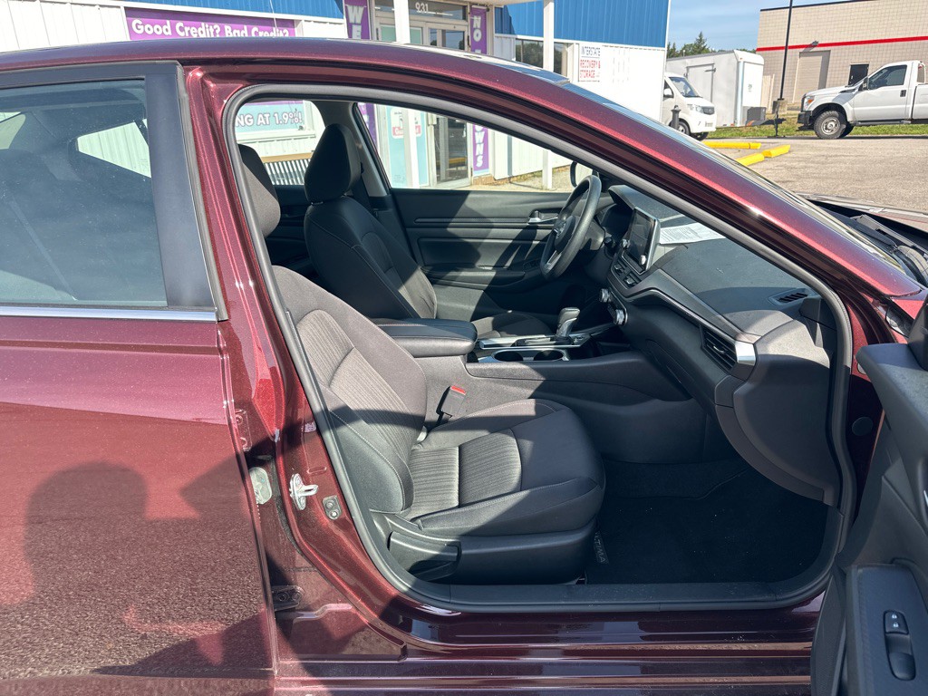 2024 Nissan Altima Image 16