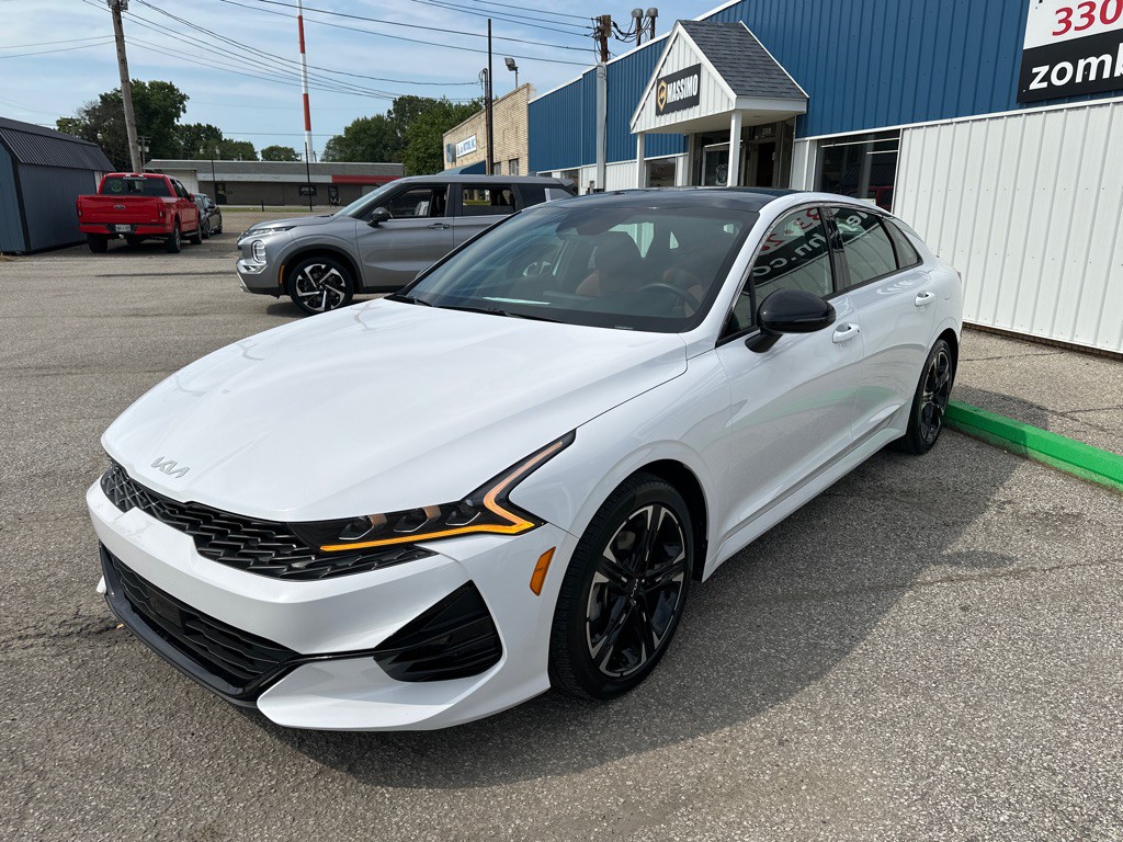 2022 Kia K5 Image 3