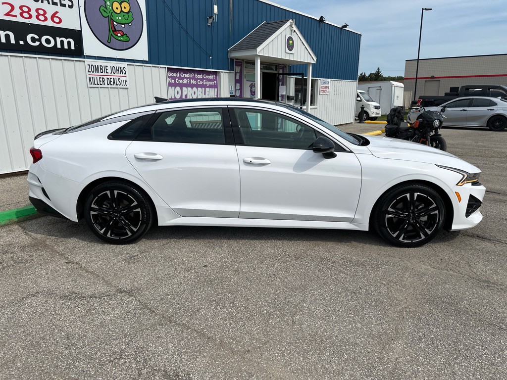 2022 Kia K5 Image 8