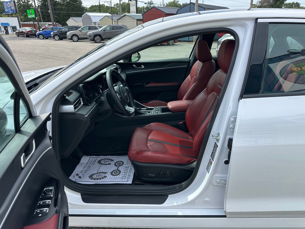 2022 Kia K5 Image 9