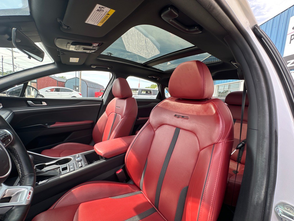 2022 Kia K5 Image 15