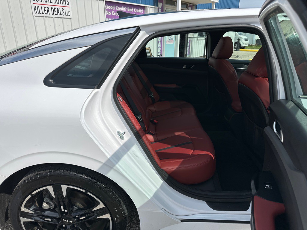 2022 Kia K5 Image 17