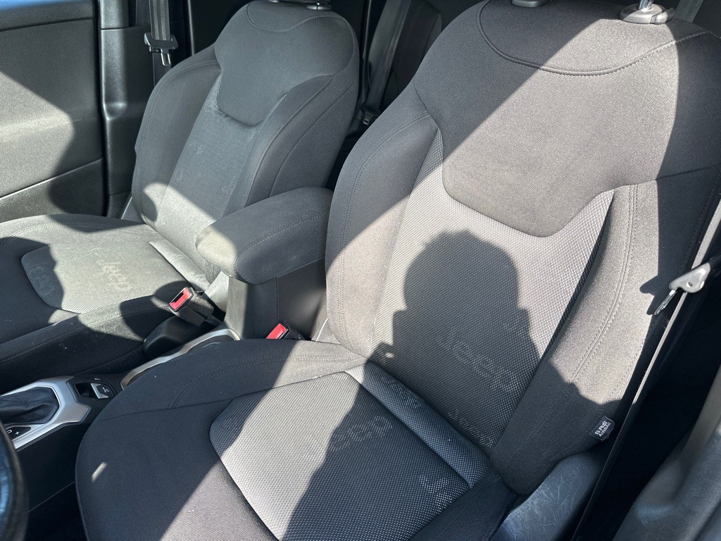 2017 Jeep Renegade Image 11