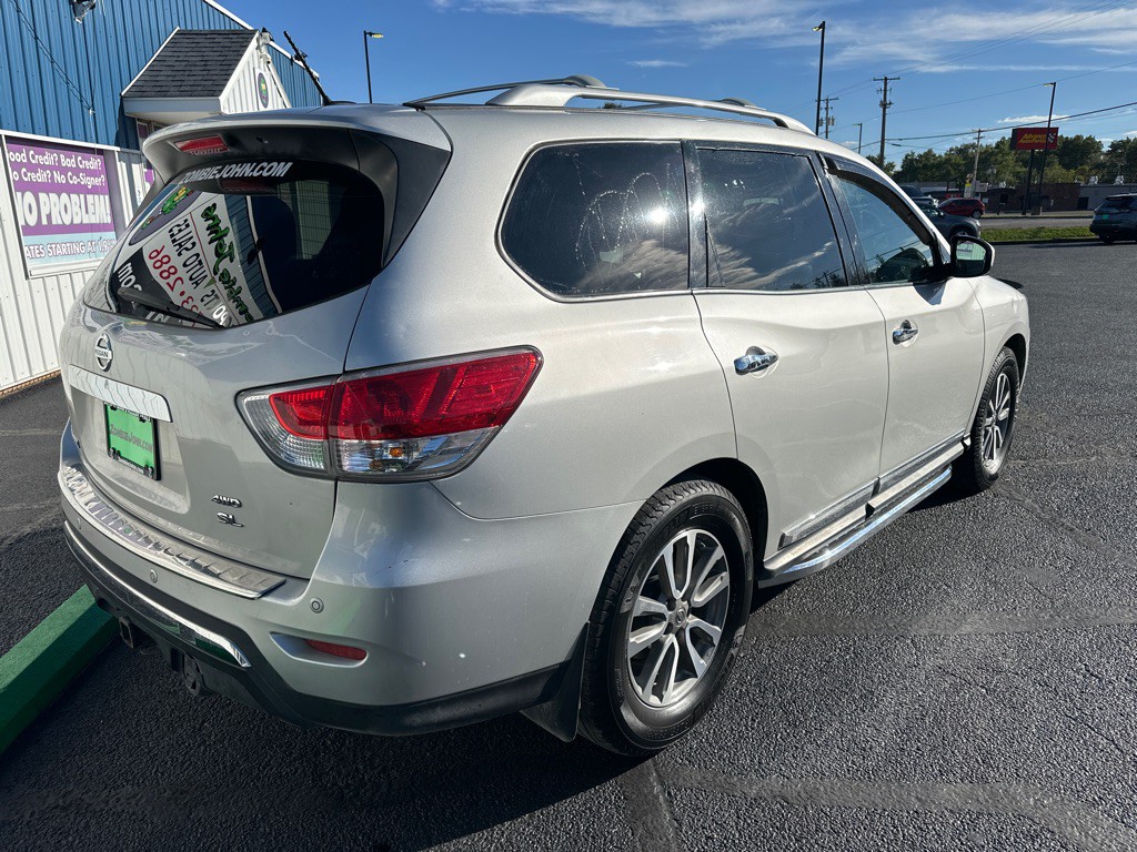 2016 Nissan Pathfinder Image 8
