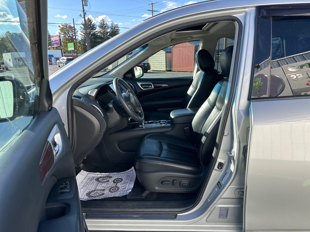 2016 Nissan Pathfinder Image 10