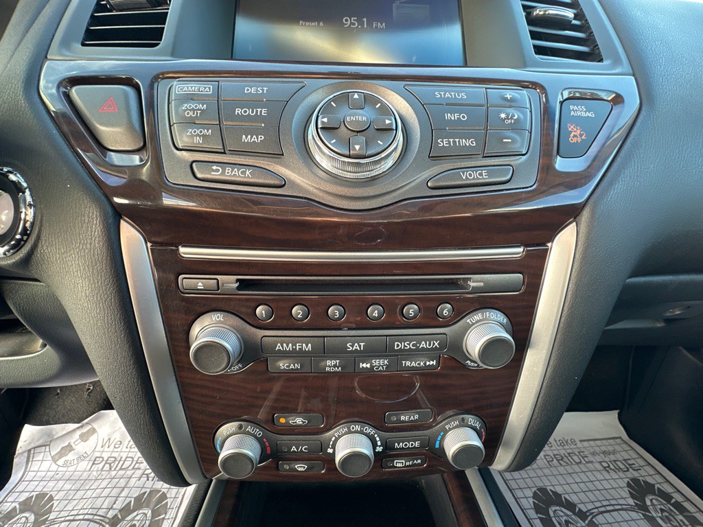 2016 Nissan Pathfinder Image 16