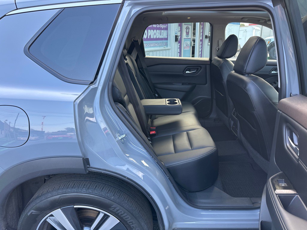 2022 Nissan Rogue Image 24