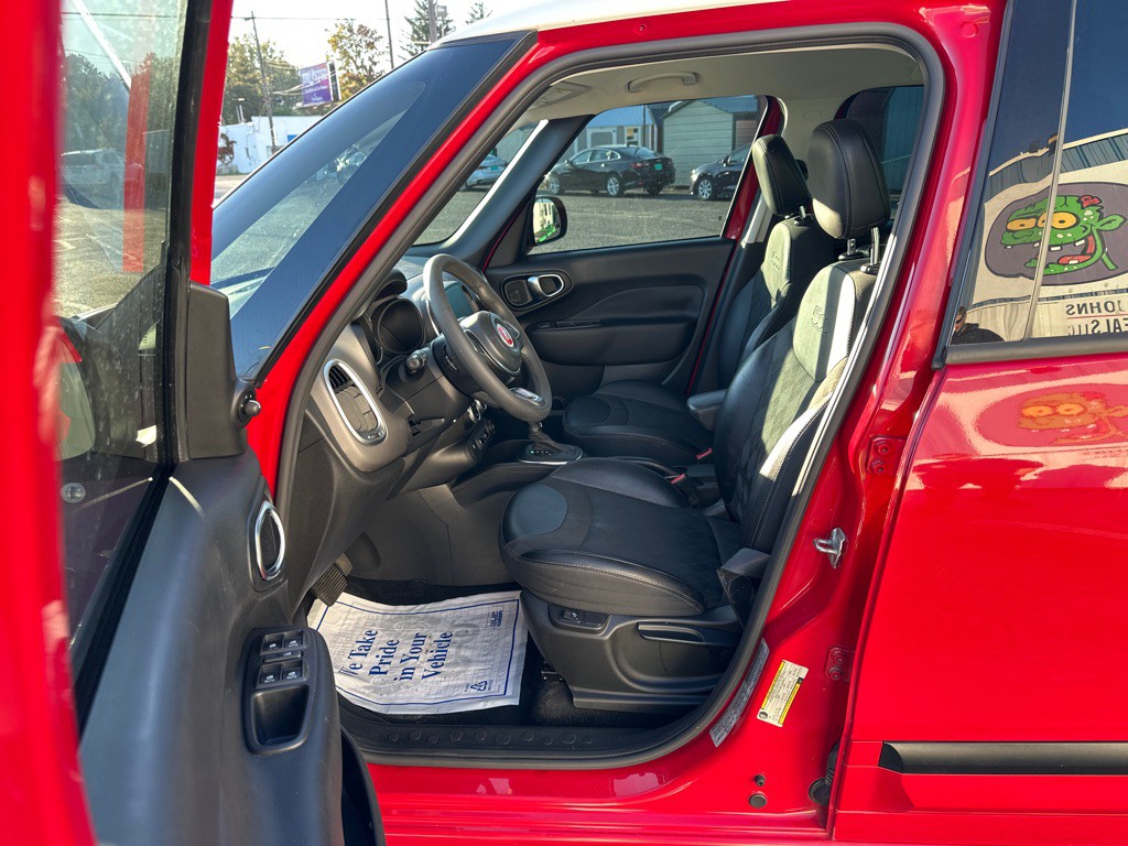 2018 FIAT 500L Image 9