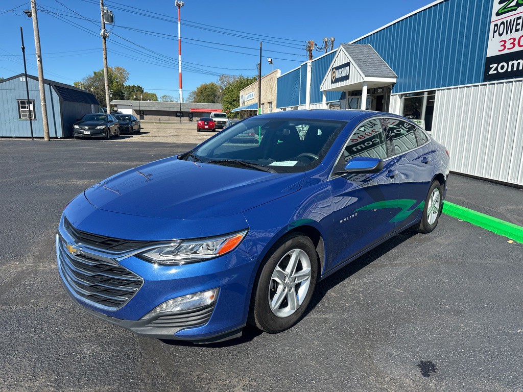 2023 Chevrolet Malibu Image 3