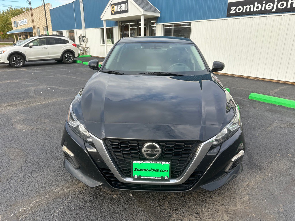 2020 Nissan Altima Image 2