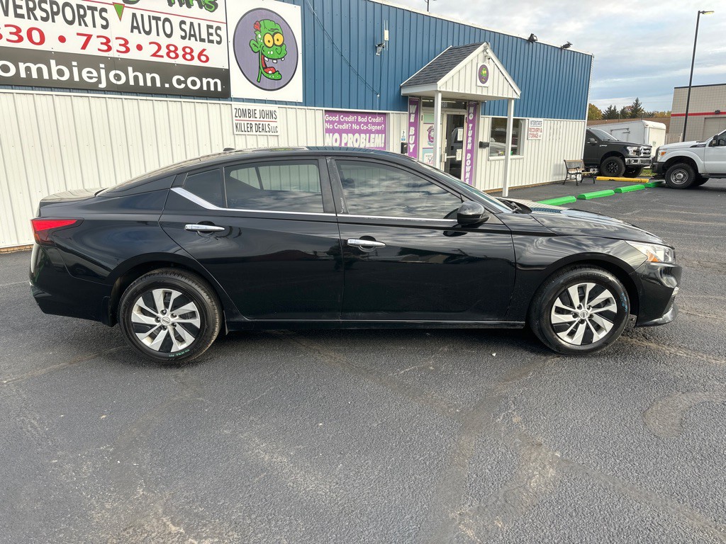 2020 Nissan Altima Image 9