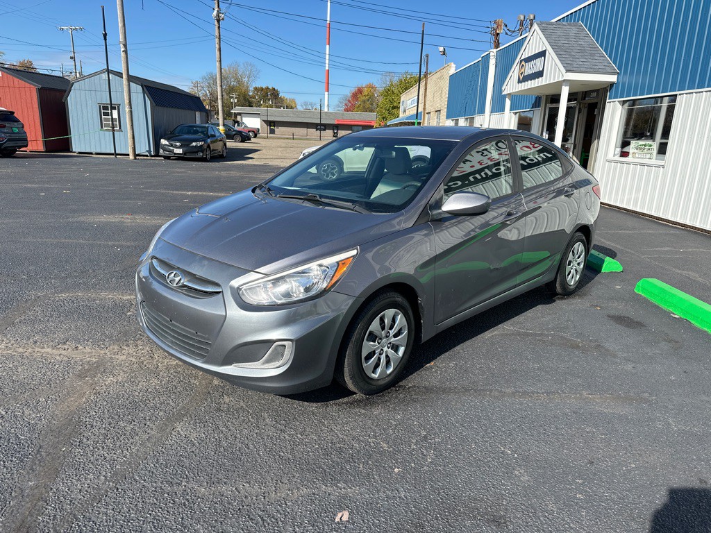 2017 Hyundai Accent Image 3