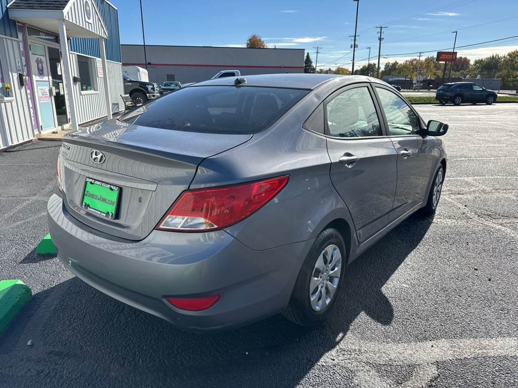 2017 Hyundai Accent Image 6