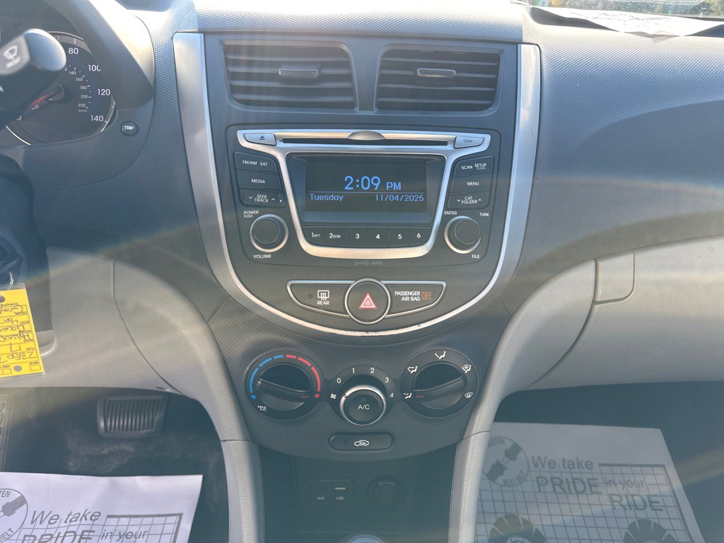 2017 Hyundai Accent Image 11