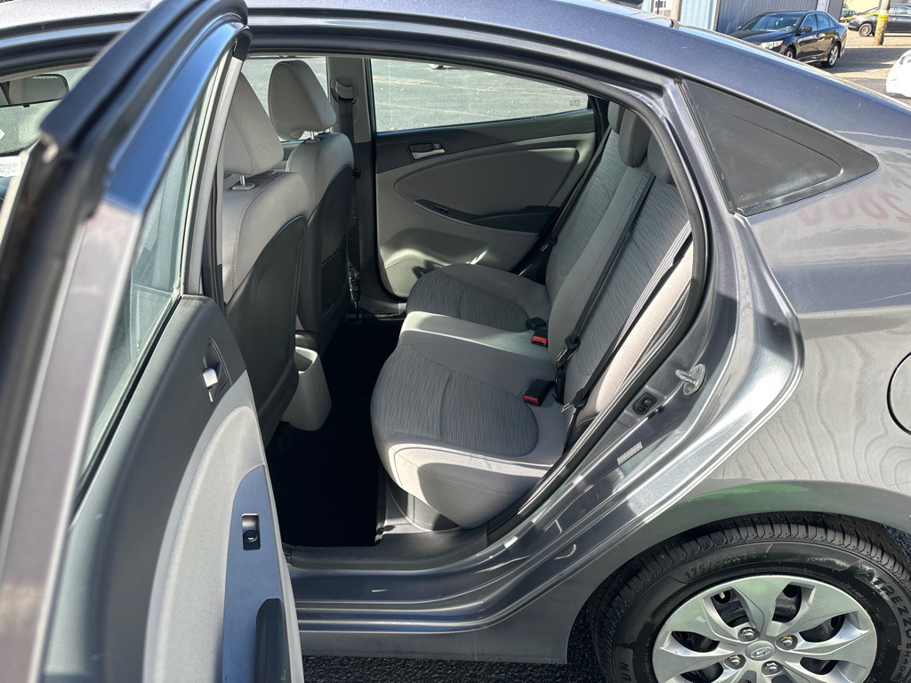 2017 Hyundai Accent Image 12