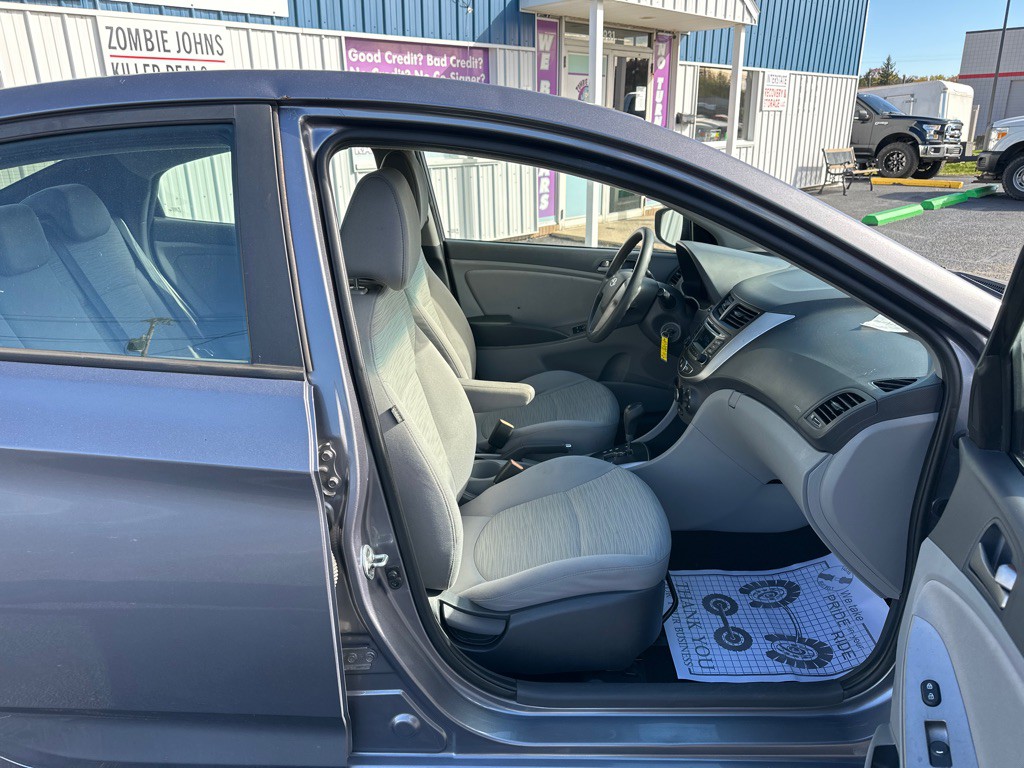 2017 Hyundai Accent Image 14