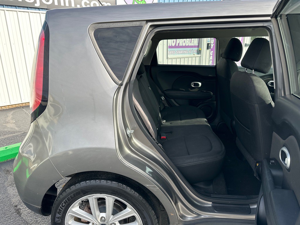 2017 Kia Soul Image 17