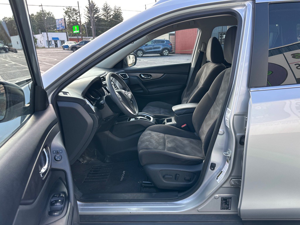 2015 Nissan Rogue Image 9