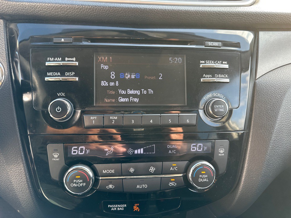 2015 Nissan Rogue Image 12