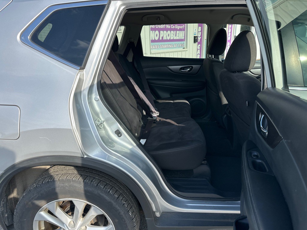 2015 Nissan Rogue Image 16