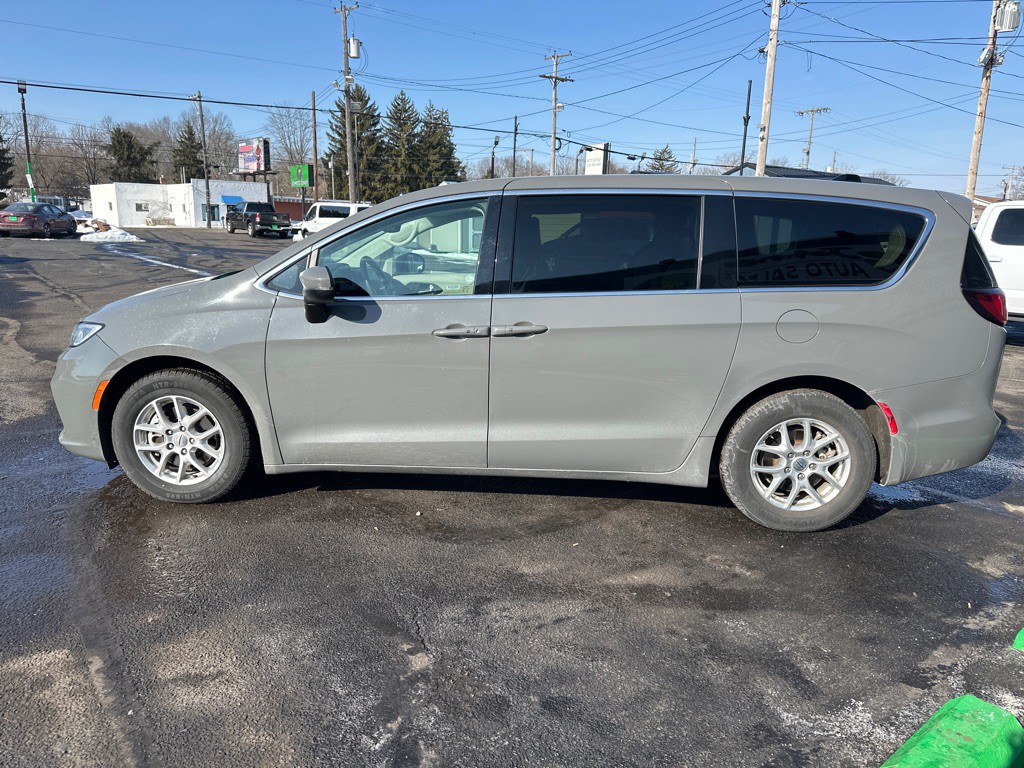 2023 Chrysler Pacifica Image 4