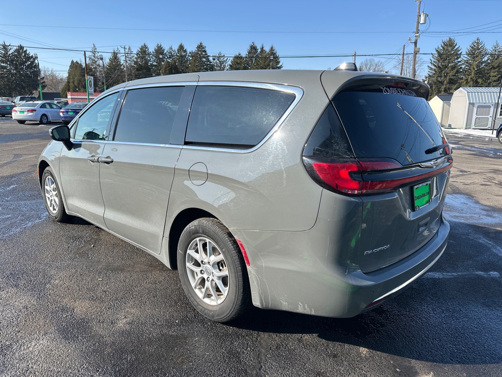 2023 Chrysler Pacifica Image 5