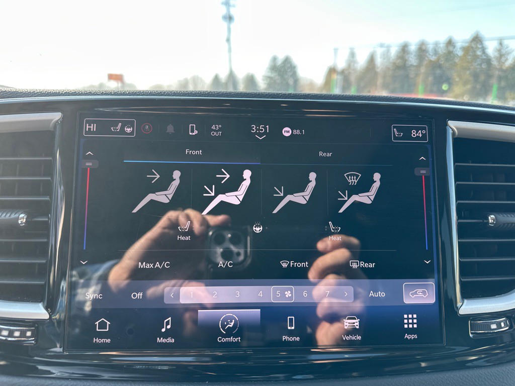 2023 Chrysler Pacifica Image 17