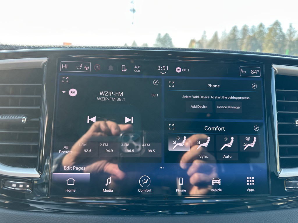 2023 Chrysler Pacifica Image 18