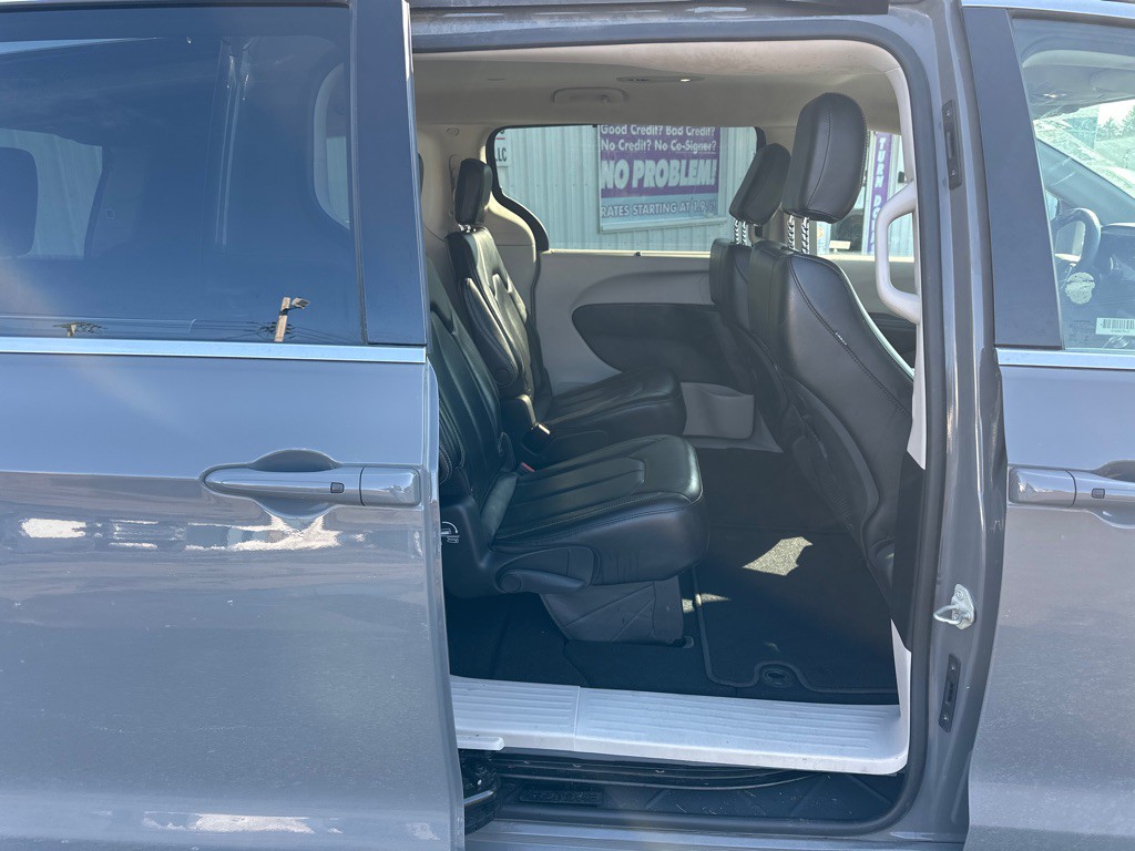 2023 Chrysler Pacifica Image 28