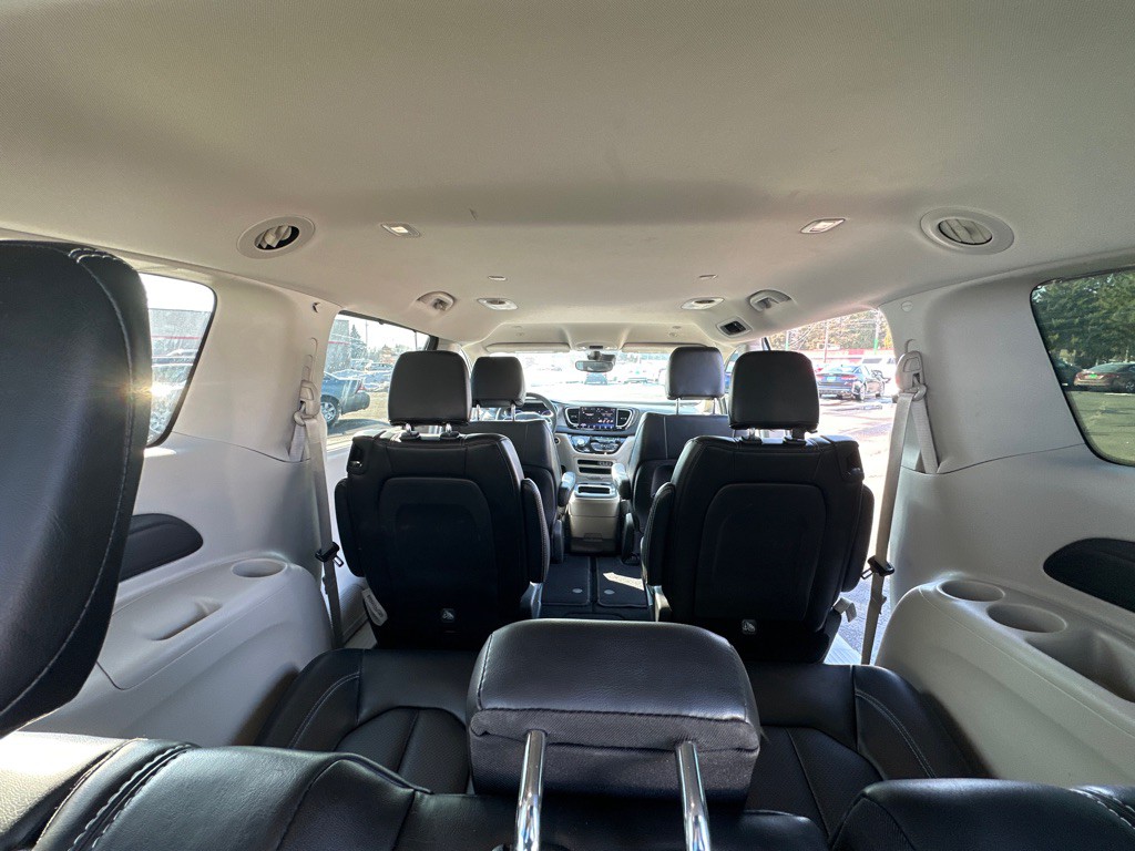 2023 Chrysler Pacifica Image 30