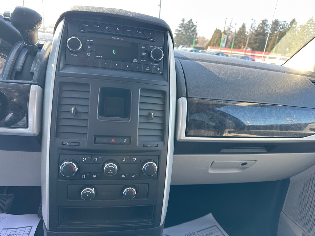 2010 Dodge Grand Caravan Image 12