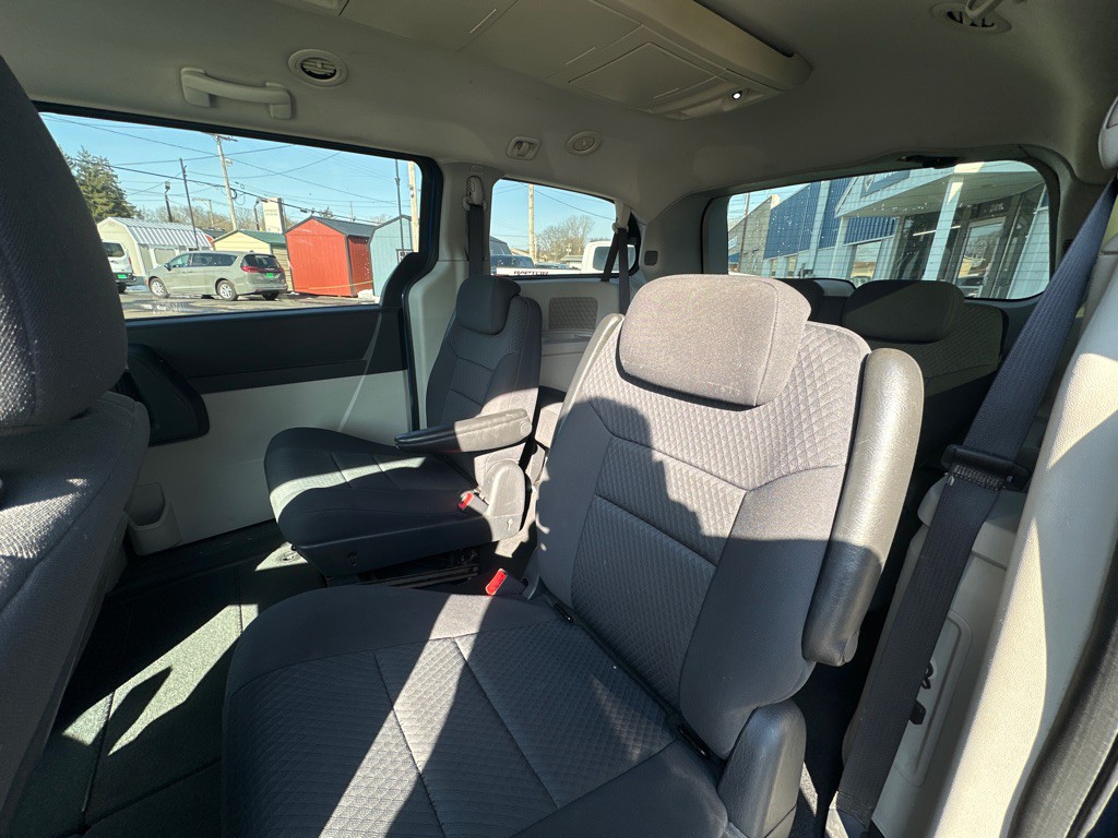 2010 Dodge Grand Caravan Image 16