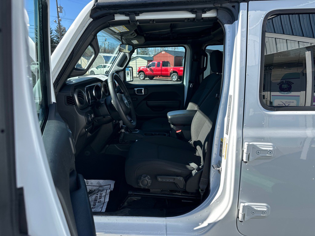 2023 Jeep Wrangler Image 13