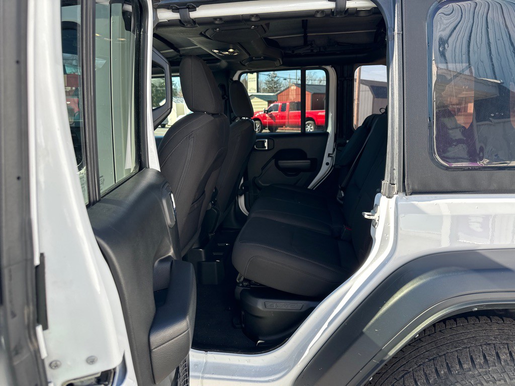 2023 Jeep Wrangler Image 21