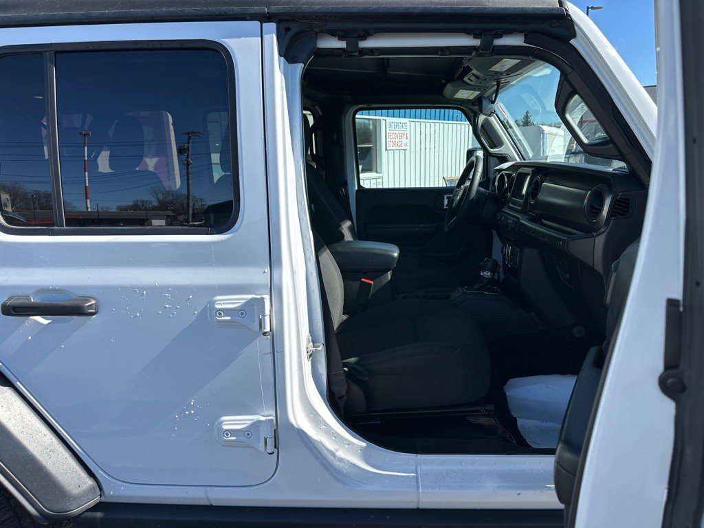 2023 Jeep Wrangler Image 25