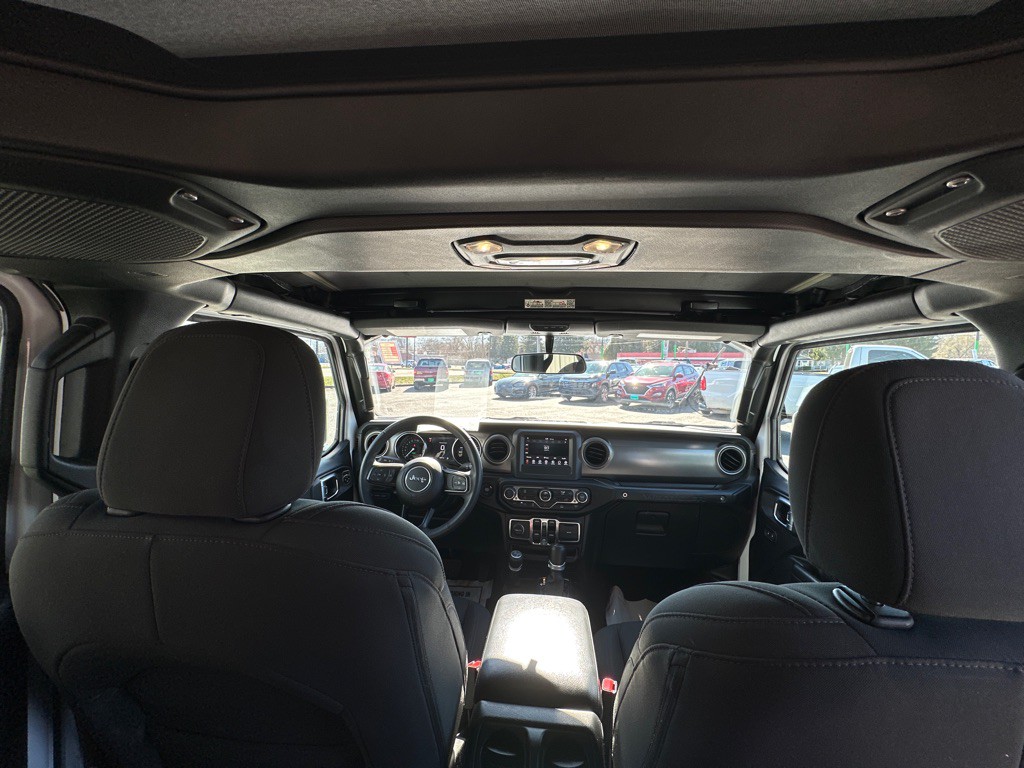 2023 Jeep Wrangler Image 27