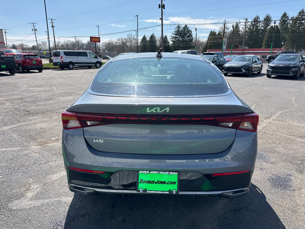 2023 Kia K5 Image 6