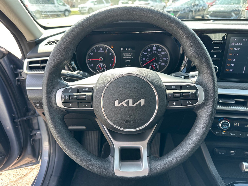 2023 Kia K5 Image 10