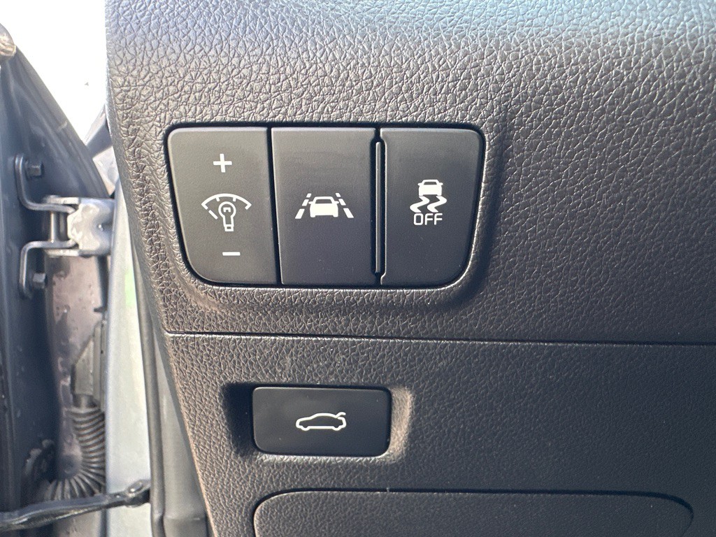 2023 Kia K5 Image 13