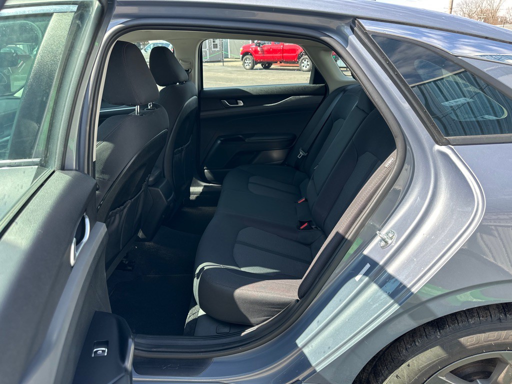 2023 Kia K5 Image 16