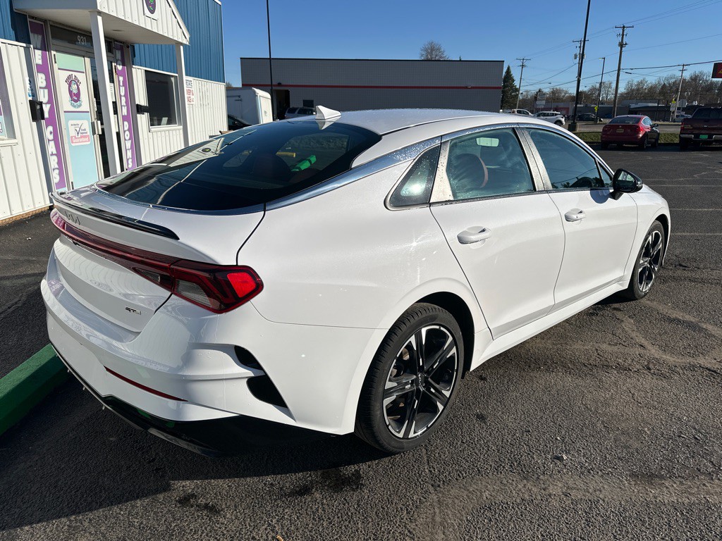 2023 Kia K5 Image 8