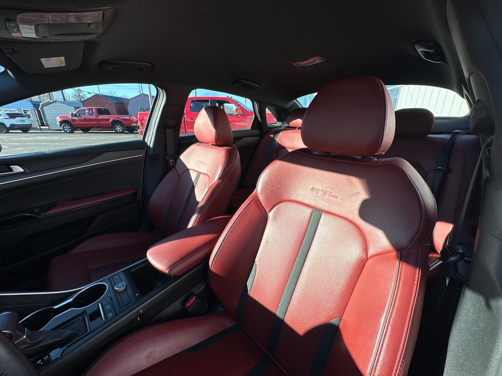 2023 Kia K5 Image 10