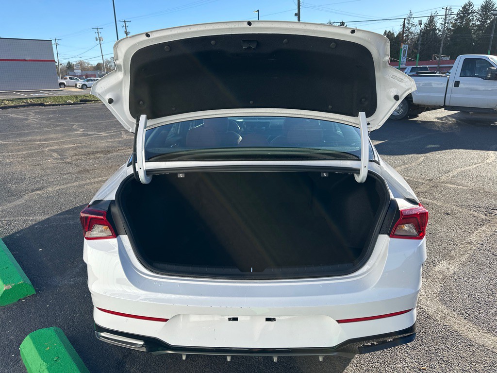 2023 Kia K5 Image 17